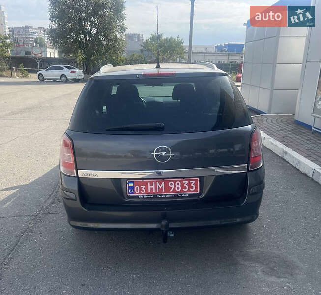 Універсал Opel Astra 2010 в Запоріжжі