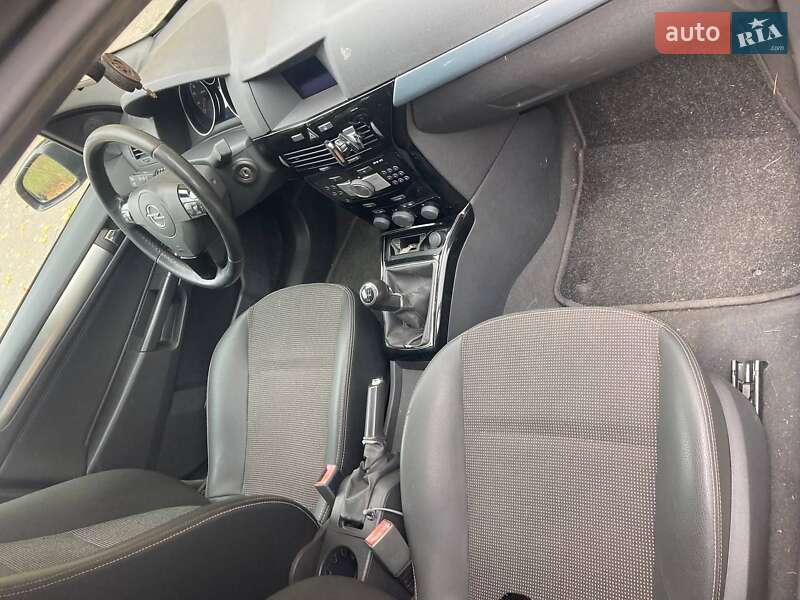 Універсал Opel Astra 2009 в Полтаві