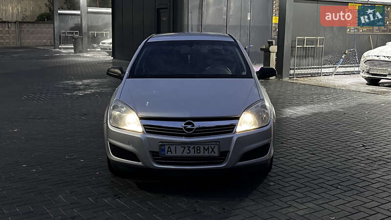 Хэтчбек Opel Astra 2008 в Вышгороде фото 2 Хэтчбек Opel Astra 2008 в Вышгороде