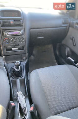 Седан Opel Astra 2006 в 