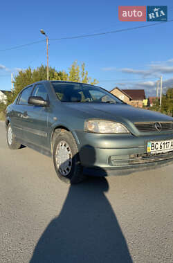 Седан Opel Astra 2006 в 