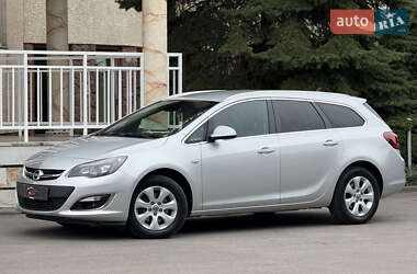 Універсал Opel Astra 2014 в Тернополі