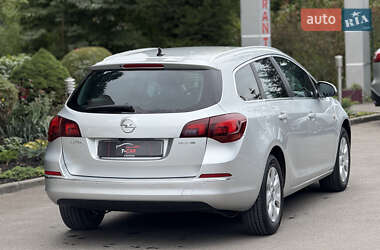 Универсал Opel Astra 2014 в 