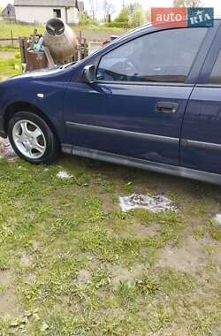Седан Opel Astra 2002 в Звягелі