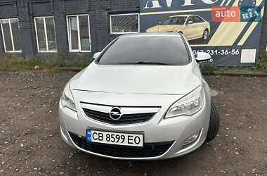 Хэтчбек Opel Astra 2010 в 