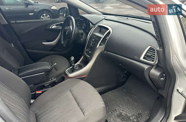 Хэтчбек Opel Astra 2010 в 