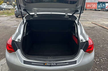 Хэтчбек Opel Astra 2010 в 