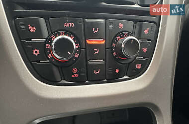 Хэтчбек Opel Astra 2010 в 