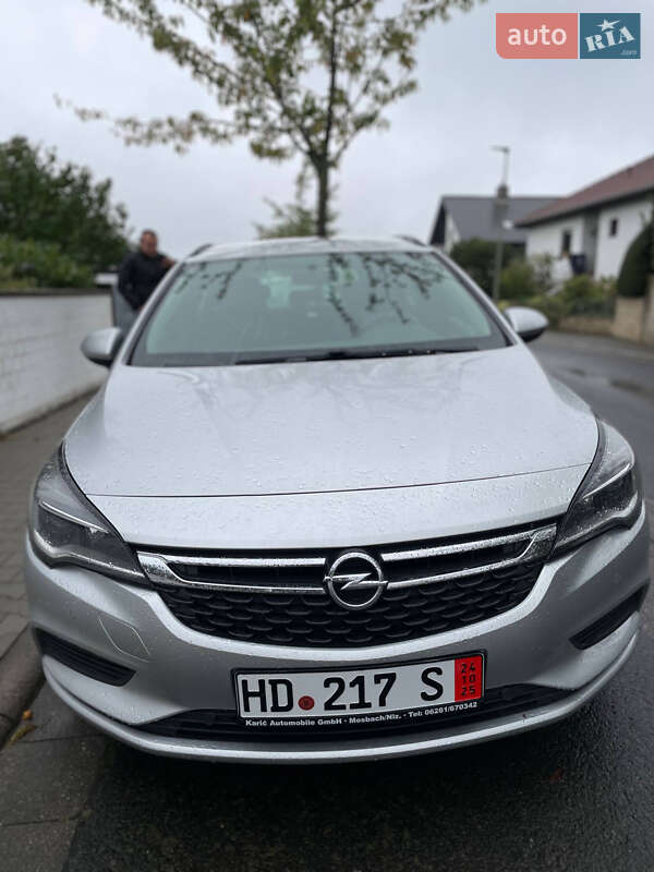 Универсал Opel Astra 2018 в Здолбунове