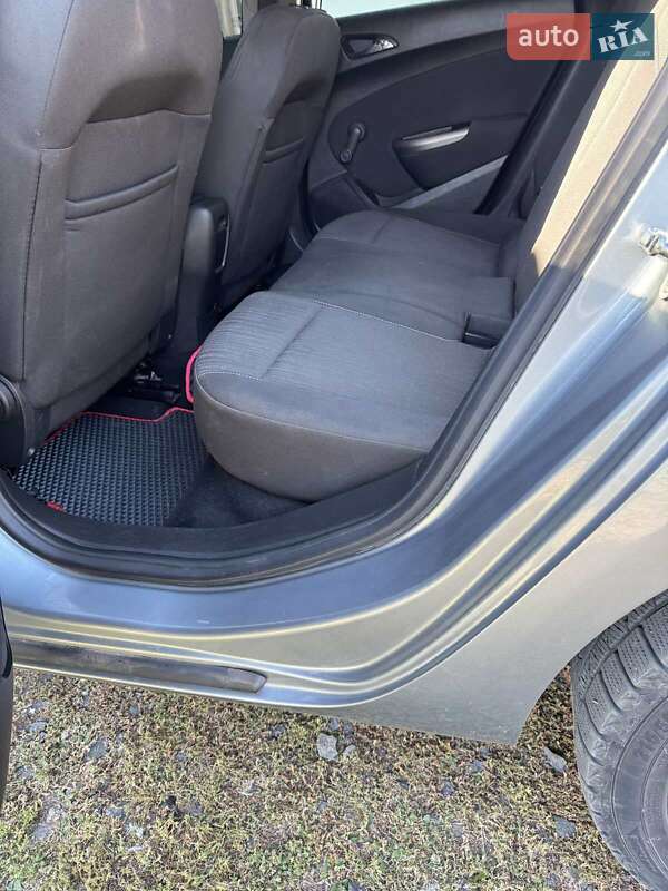 Универсал Opel Astra 2011 в Кобеляках фото 22 Универсал Opel Astra 2011 в Кобеляках