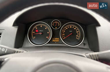 Универсал Opel Astra 2010 в 