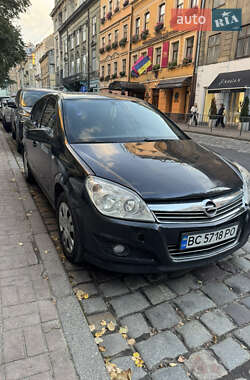 Хэтчбек Opel Astra 2007 в Львове