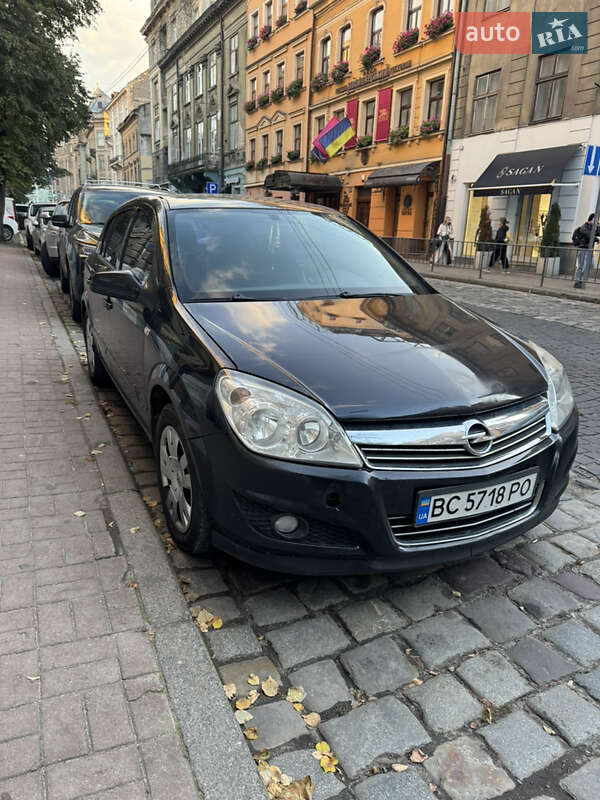 Хэтчбек Opel Astra 2007 в 