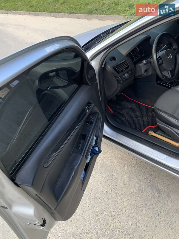 Хэтчбек Opel Astra 2005 в Львове фото 14 Хэтчбек Opel Astra 2005 в Львове