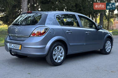 Хэтчбек Opel Astra 2008 в 