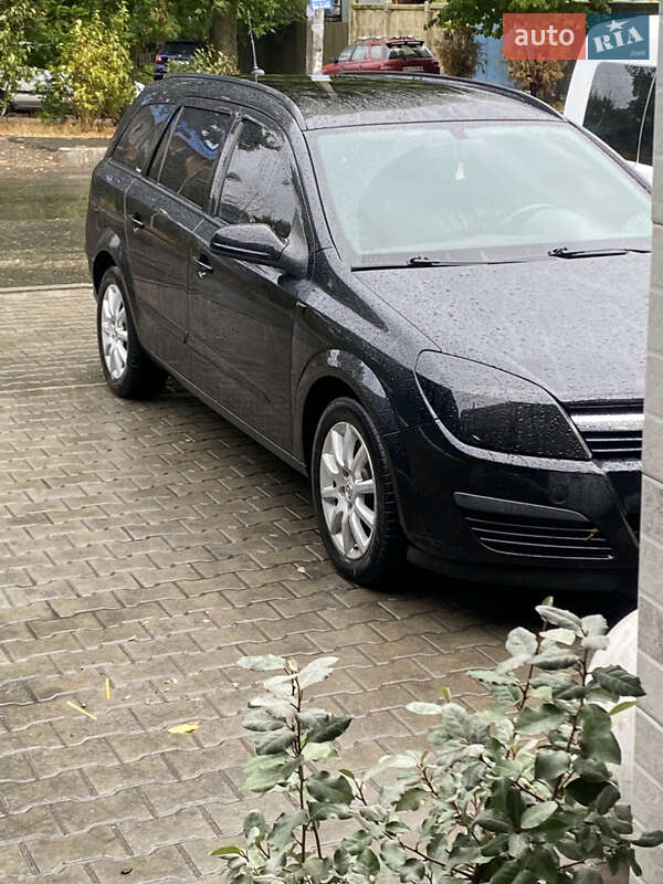 Универсал Opel Astra 2006 в 