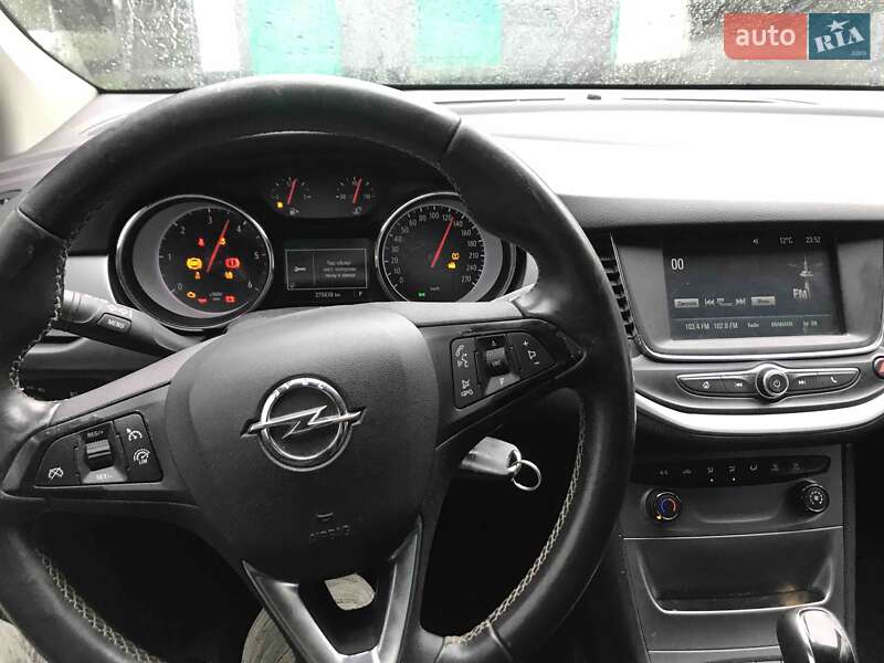 Универсал Opel Astra 2018 в Новоархангельске