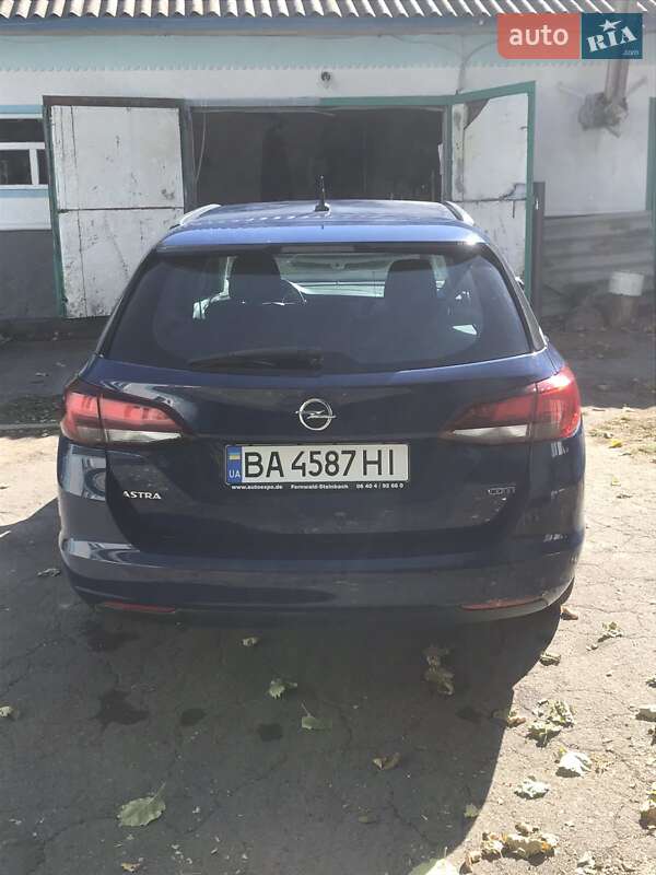 Универсал Opel Astra 2018 в Новоархангельске