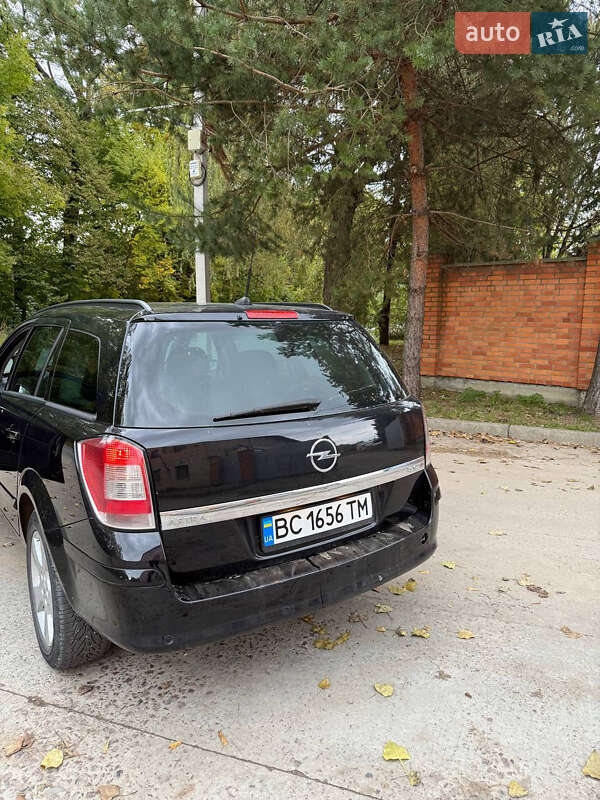 Универсал Opel Astra 2008 в Трускавце