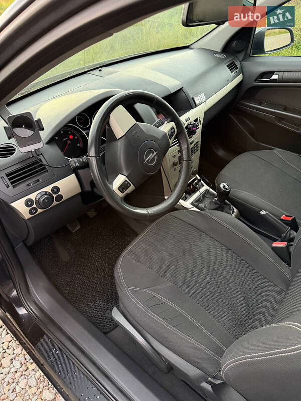 Универсал Opel Astra 2008 в Трускавце
