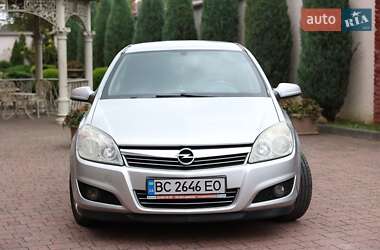 Хэтчбек Opel Astra 2008 в 