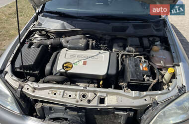 Седан Opel Astra 2000 в 