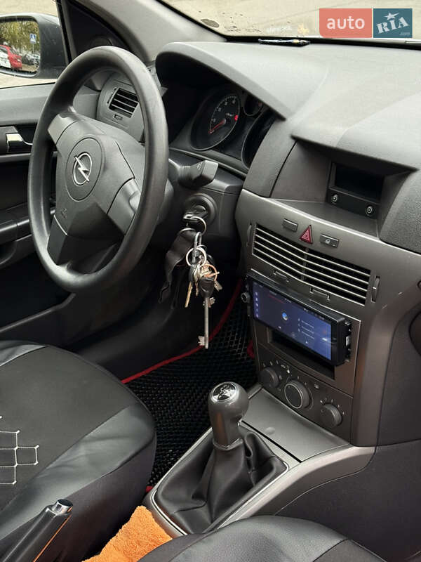 Универсал Opel Astra 2004 в Николаеве фото 7 Универсал Opel Astra 2004 в Николаеве