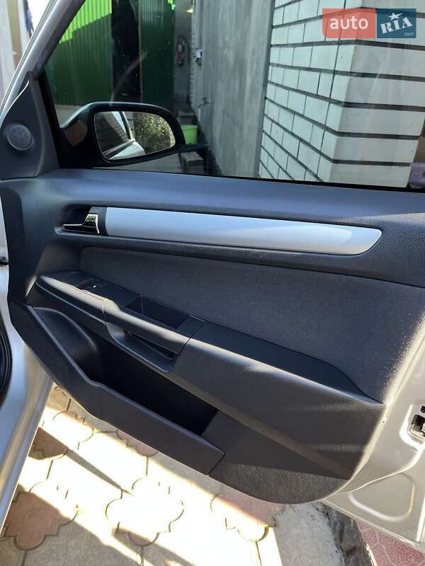 Універсал Opel Astra 2009 в Звягелі фото 21 Універсал Opel Astra 2009 в Звягелі