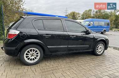 Хэтчбек Opel Astra 2006 в 