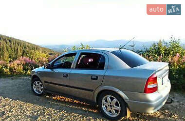 Седан Opel Astra 2008 в Долині