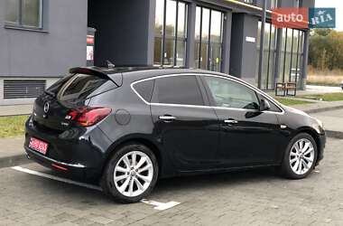 Хэтчбек Opel Astra 2014 в 
