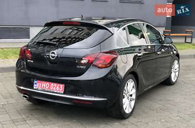 Хэтчбек Opel Astra 2014 в 