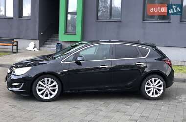 Хэтчбек Opel Astra 2014 в 
