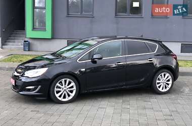 Хэтчбек Opel Astra 2014 в 