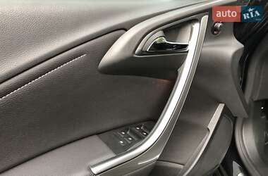 Хэтчбек Opel Astra 2014 в 