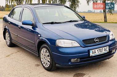 Седан Opel Astra 2004 в Києві