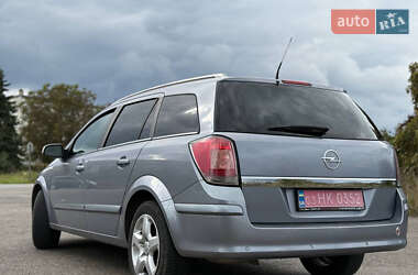 Универсал Opel Astra 2005 в 