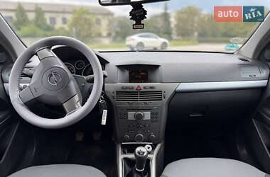 Универсал Opel Astra 2005 в 