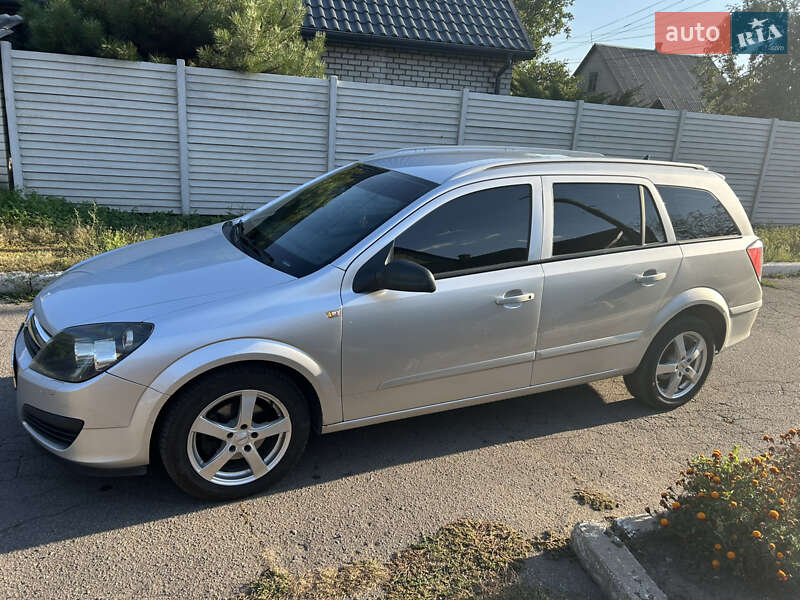 Универсал Opel Astra 2005 в Днепре