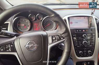 Универсал Opel Astra 2011 в Львове