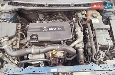 Универсал Opel Astra 2011 в Львове