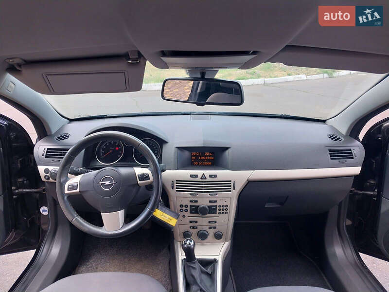 Хэтчбек Opel Astra 2008 в Кривом Роге