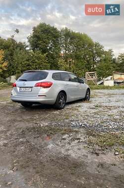 Универсал Opel Astra 2013 в 