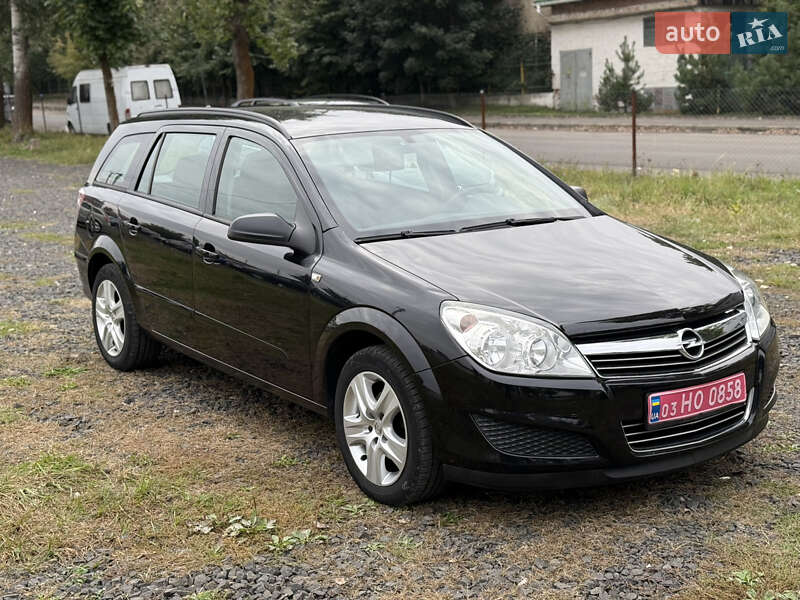 Універсал Opel Astra 2009 в Луцьку