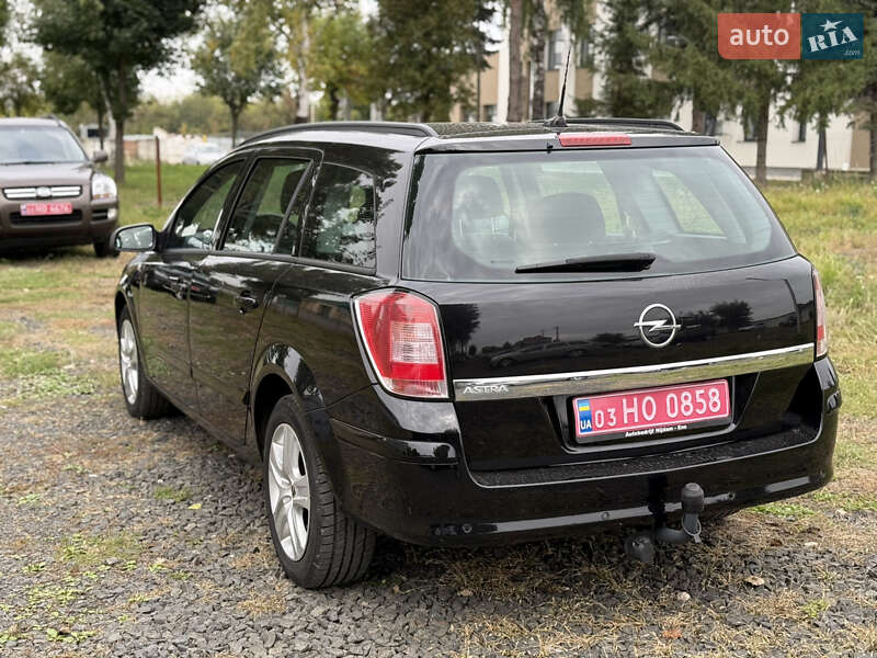 Універсал Opel Astra 2009 в Луцьку