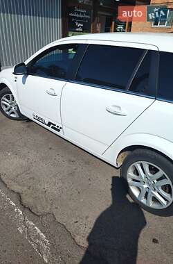 Универсал Opel Astra 2010 в 