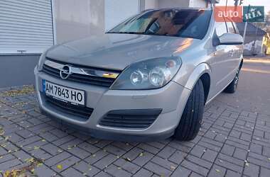 Універсал Opel Astra 2005 в Житомирі