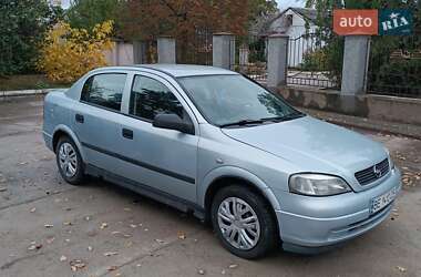 Седан Opel Astra 2004 в 