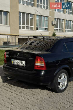 Седан Opel Astra 2006 в 