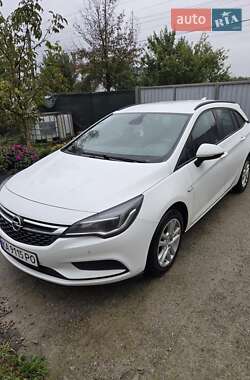 Универсал Opel Astra 2018 в Киеве